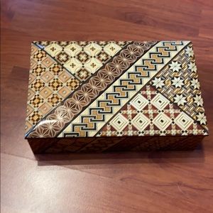 Wood inlay jewellery box